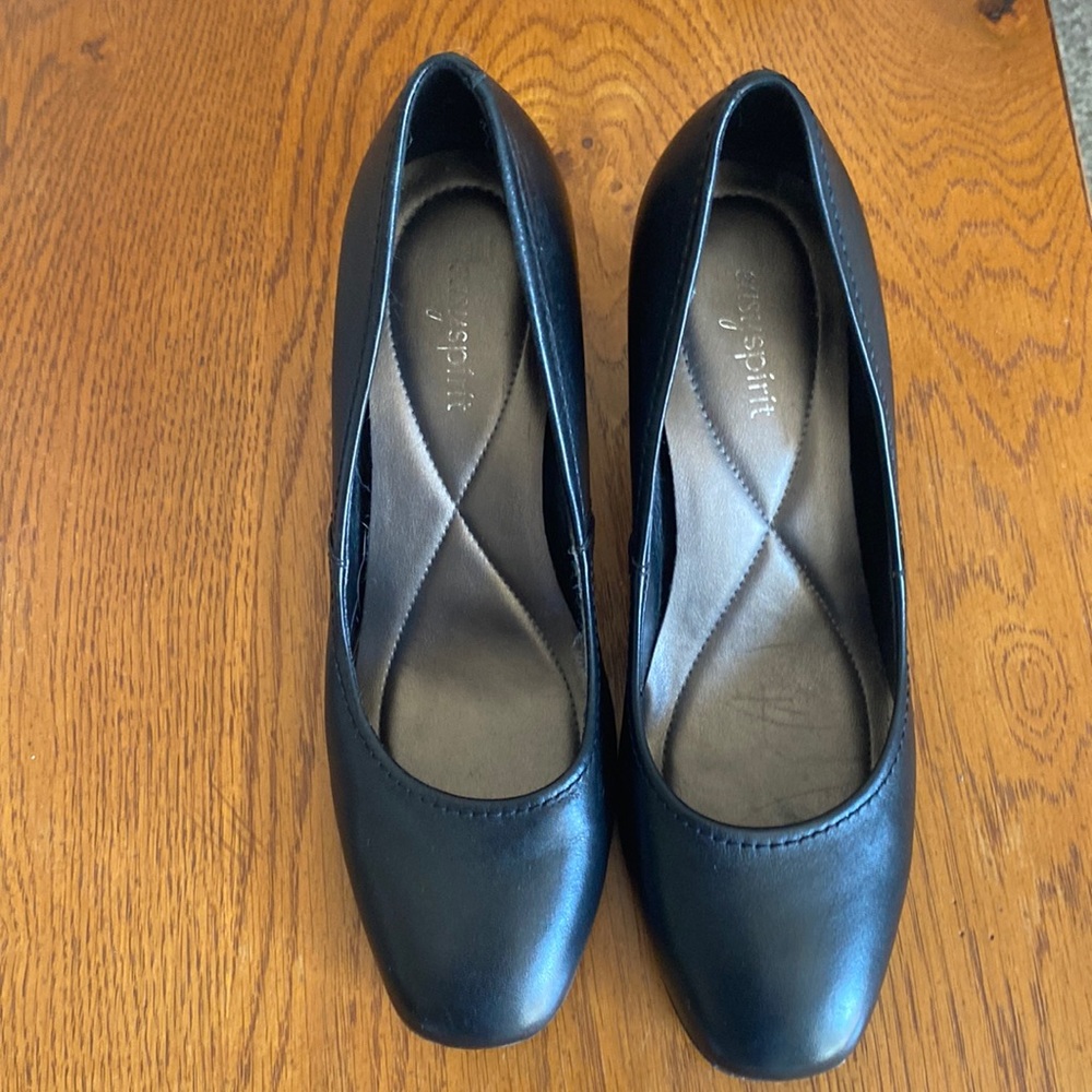 Super Comfortable Black Pumps
